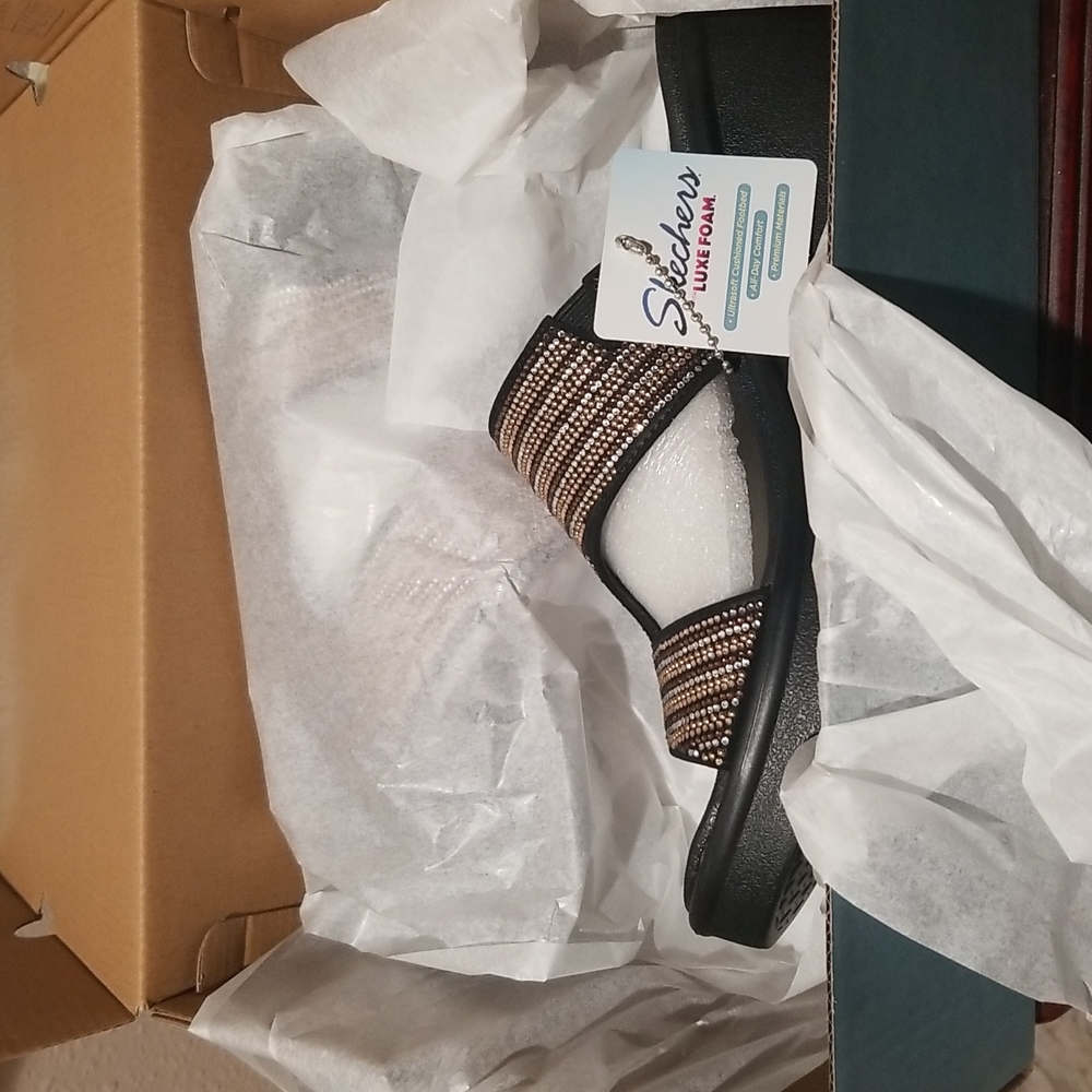 Skechers black rumblers size 9